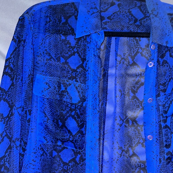 Blue silk snake print button-down blouse - Picture 2 of 7